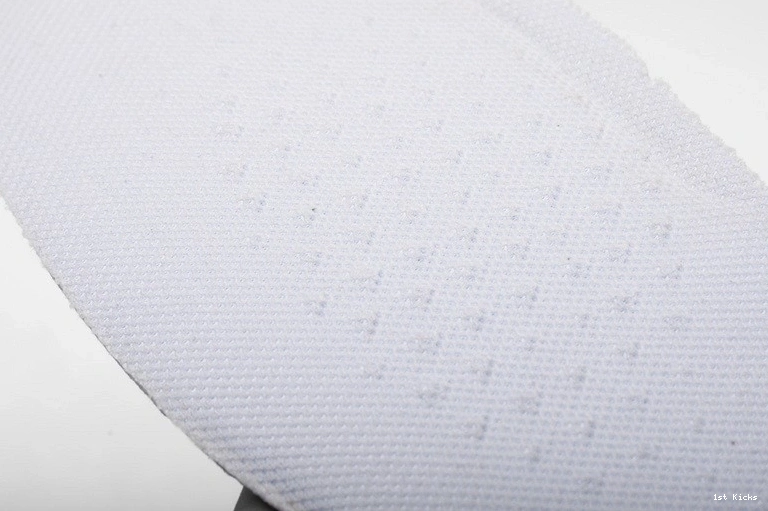 retro NIKE White Air  high 1 AQ0818-100 OWT Jordan 1221